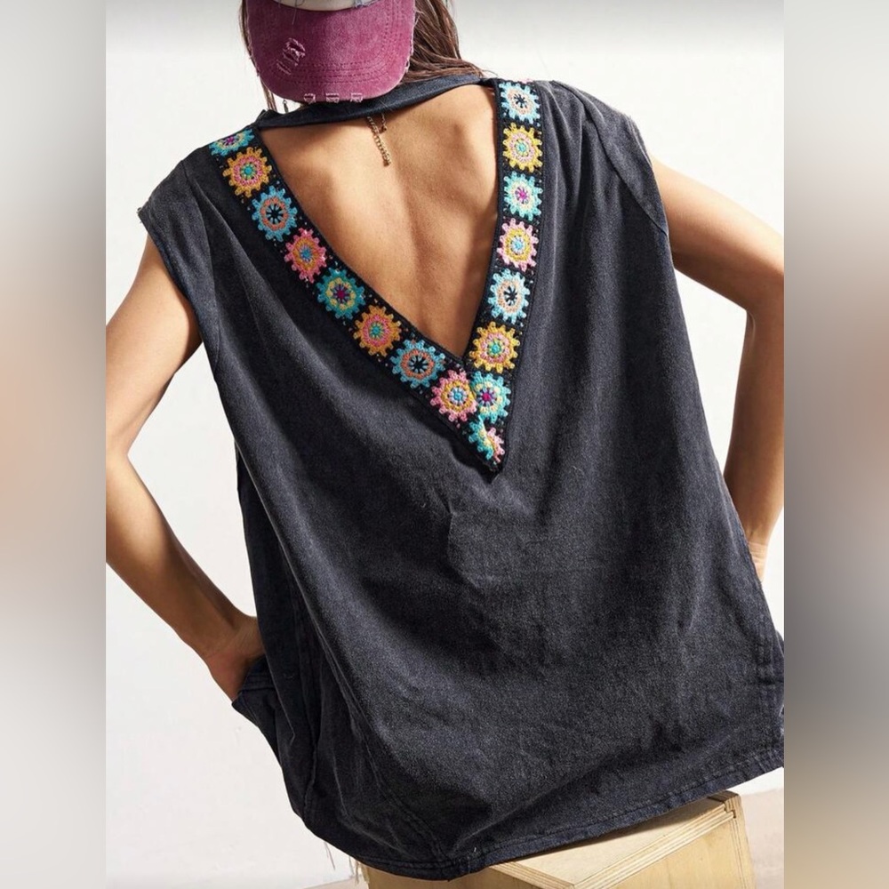 Boho Crochet Trim V-Back Black Tank Top